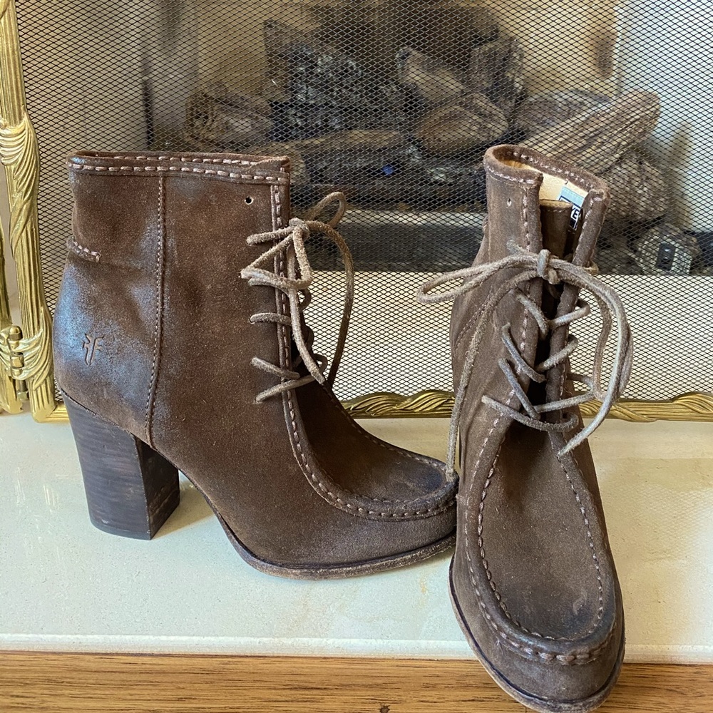 Frye  brown suede Bootie